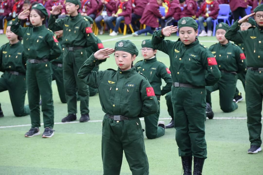 【体育节开幕式】三军兵娃亮风姿，运动赛场展竞技 ——火炬一小第七届体育节开幕式超燃来袭
