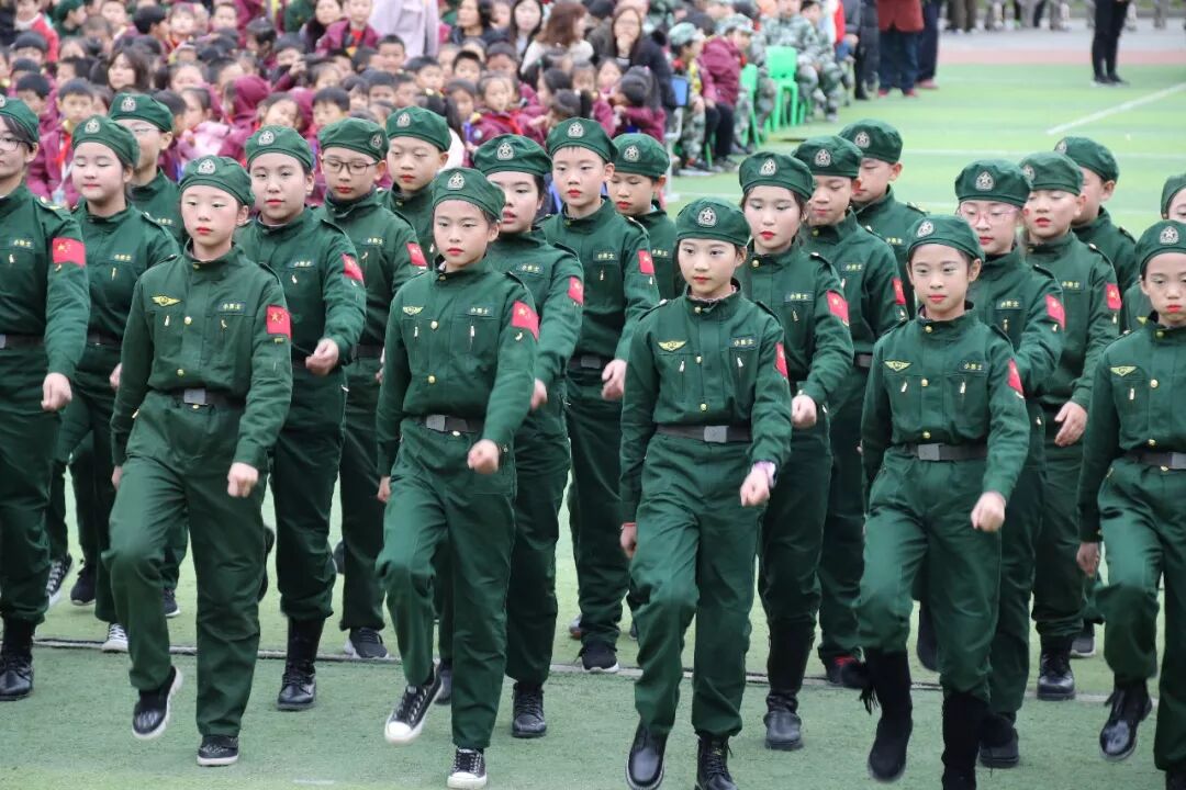 【体育节开幕式】三军兵娃亮风姿，运动赛场展竞技 ——火炬一小第七届体育节开幕式超燃来袭