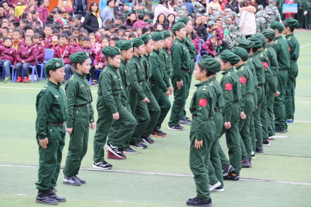 【体育节开幕式】三军兵娃亮风姿，运动赛场展竞技 ——火炬一小第七届体育节开幕式超燃来袭