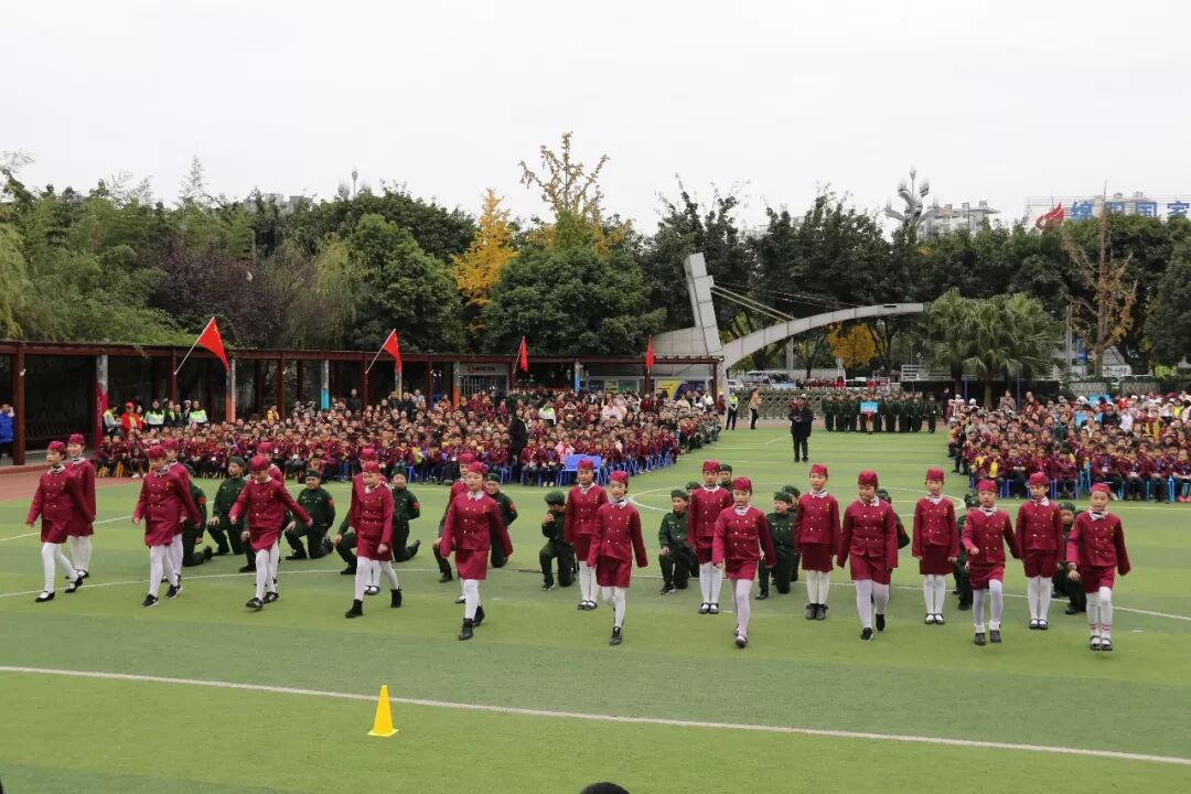 【体育节开幕式】三军兵娃亮风姿，运动赛场展竞技 ——火炬一小第七届体育节开幕式超燃来袭