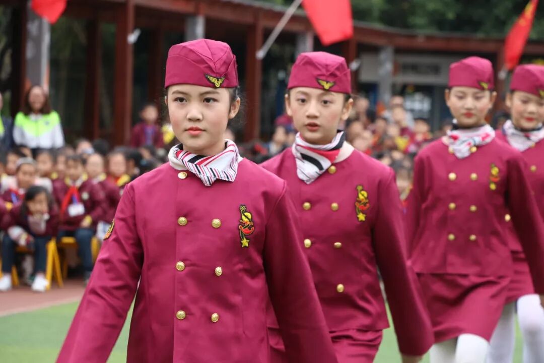 【体育节开幕式】三军兵娃亮风姿，运动赛场展竞技 ——火炬一小第七届体育节开幕式超燃来袭