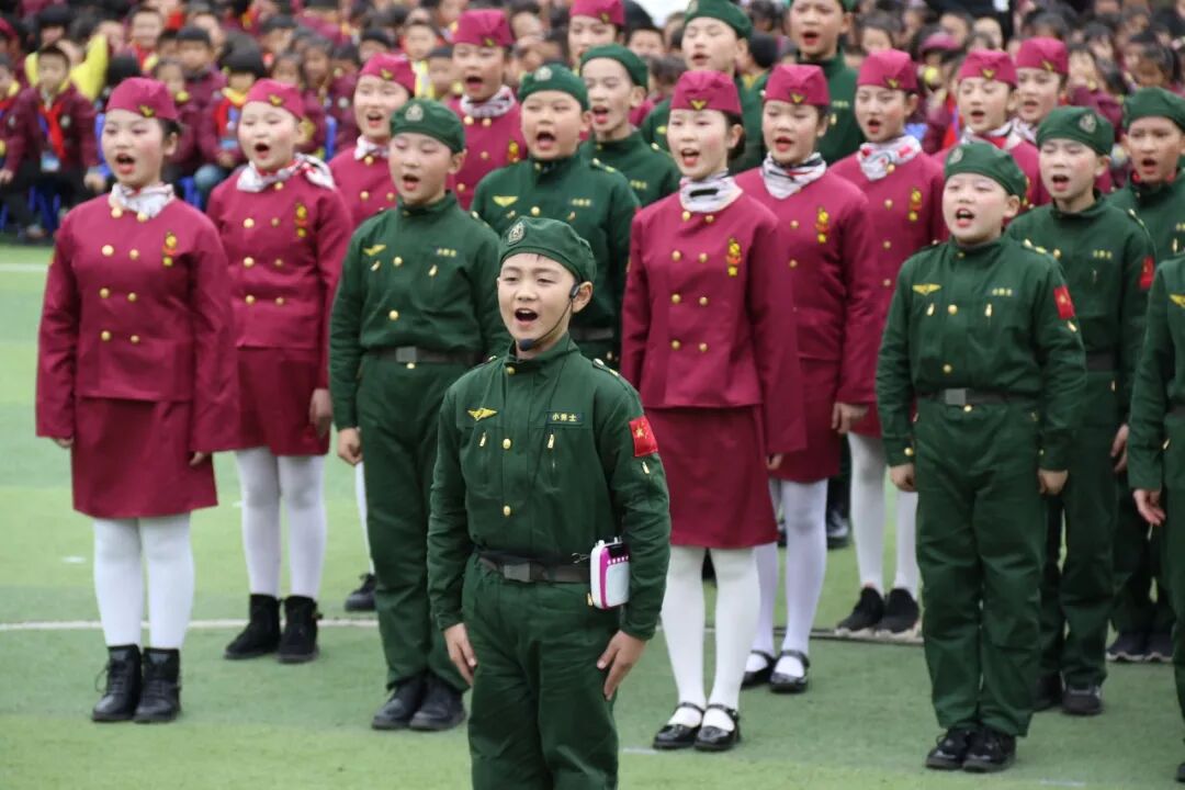 【体育节开幕式】三军兵娃亮风姿，运动赛场展竞技 ——火炬一小第七届体育节开幕式超燃来袭