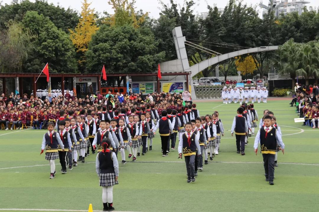【体育节开幕式】三军兵娃亮风姿，运动赛场展竞技 ——火炬一小第七届体育节开幕式超燃来袭