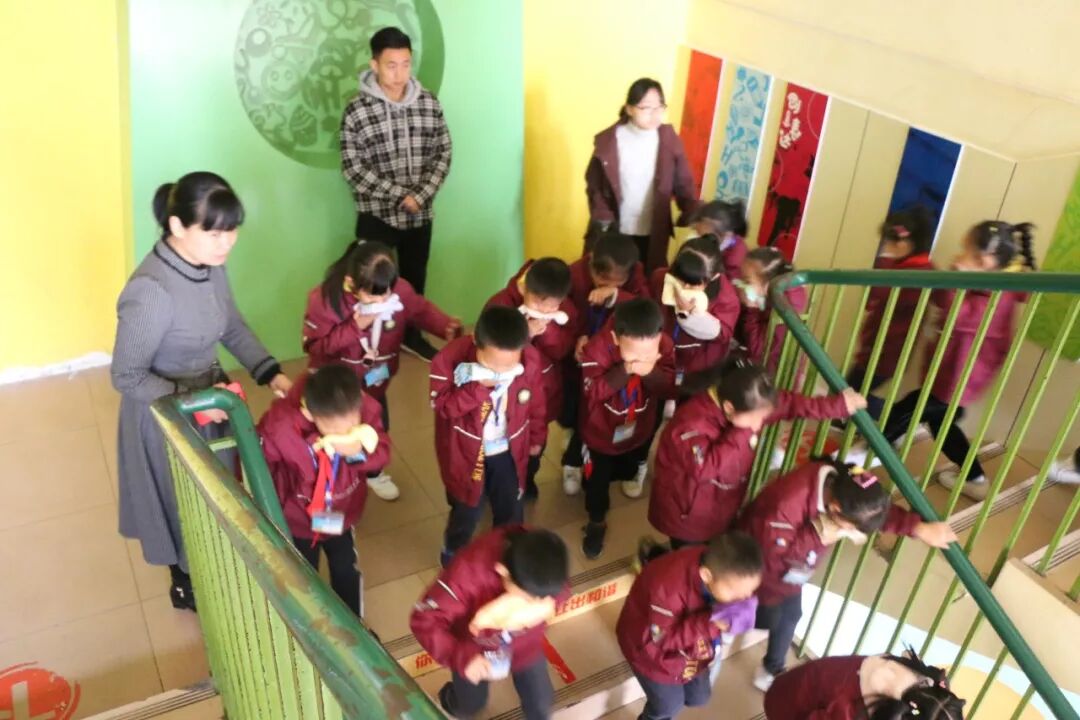 【火一动态】防患未然  生命至上 ——火炬一小2019年秋消防安全疏散演练