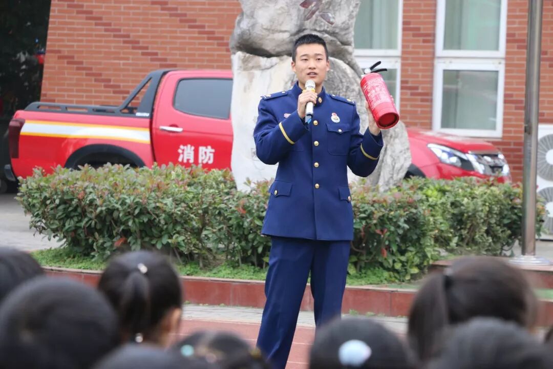 【火一动态】防患未然  生命至上 ——火炬一小2019年秋消防安全疏散演练