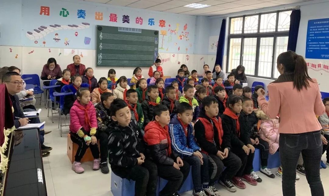 【火一动态】 冬日风轻阳正暖  联合教研促发展 ---火炬一小与平武北山小学开展校级联合教研活动