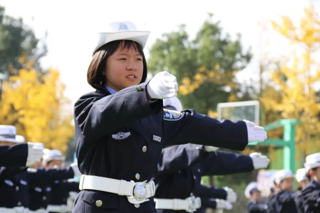 【火一动态】守规则除隐患 安全文明出行 ——火炬一小第九届红领巾小交警督导队成立仪式