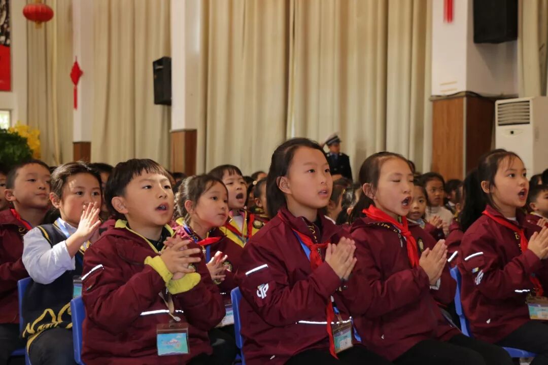 【火一动态】守规则除隐患 安全文明出行 ——火炬一小第九届红领巾小交警督导队成立仪式