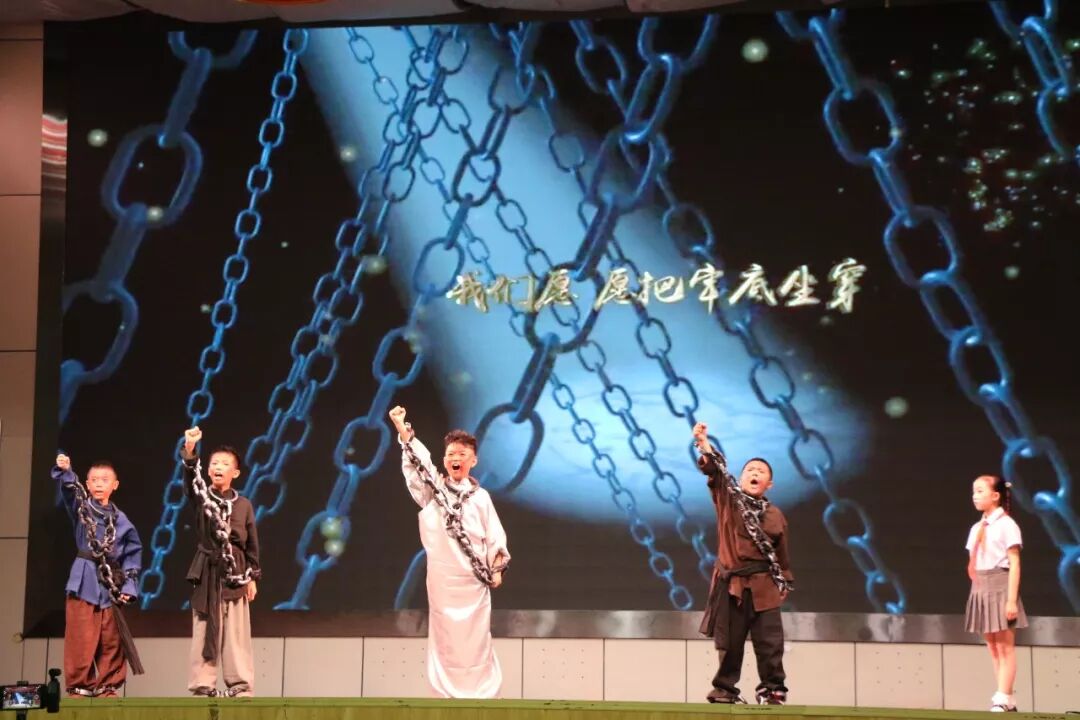 【火一动态】年末彩蛋-揭晓2019年火炬一小校园十大新闻