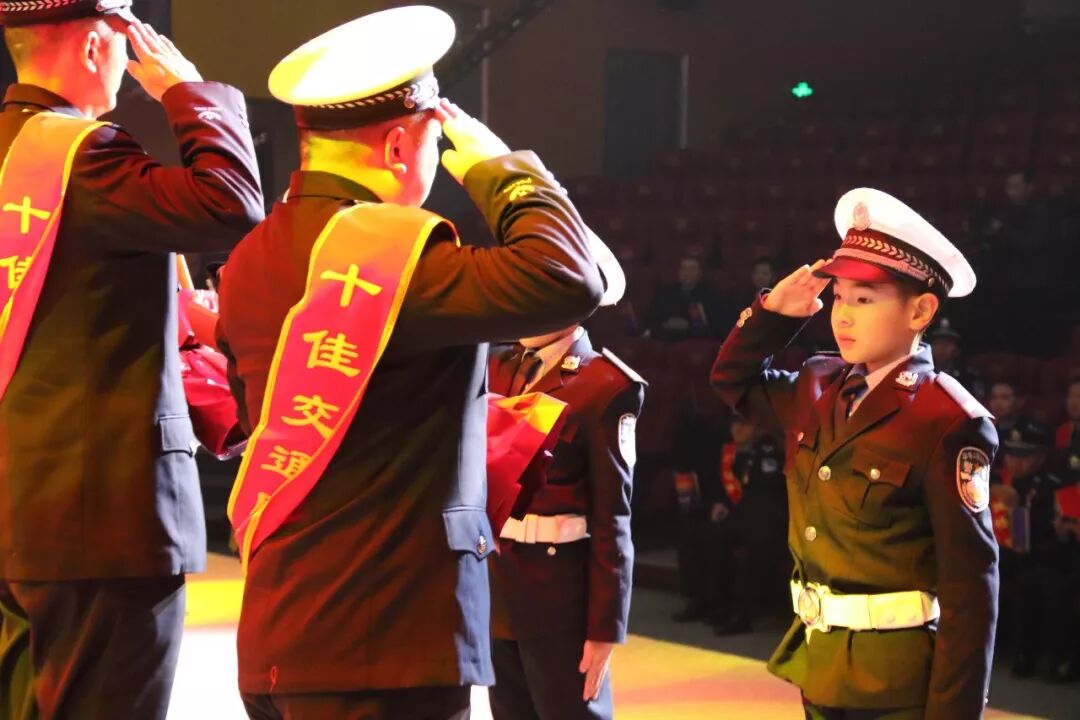 【火一动态】年末彩蛋-揭晓2019年火炬一小校园十大新闻