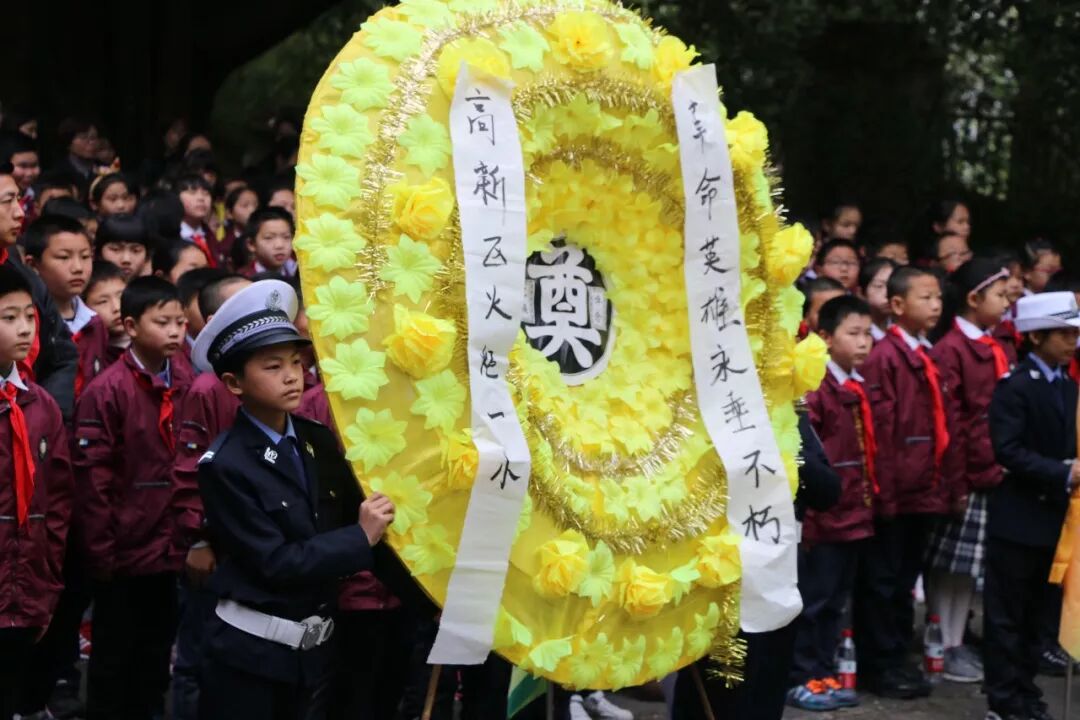 【火一动态】年末彩蛋-揭晓2019年火炬一小校园十大新闻