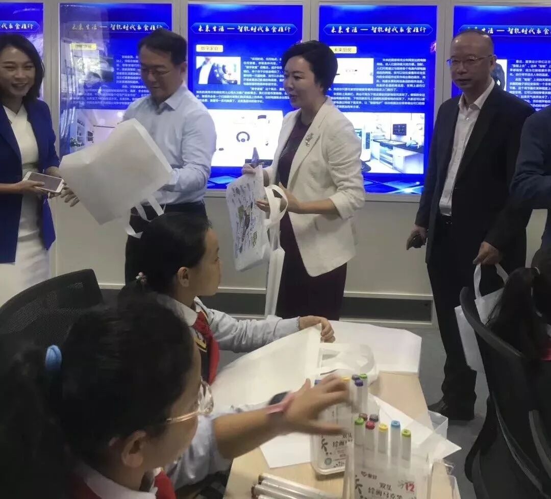 【火一动态】年末彩蛋-揭晓2019年火炬一小校园十大新闻