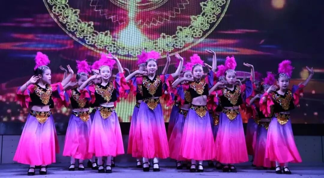 【火一动态】年末彩蛋-揭晓2019年火炬一小校园十大新闻