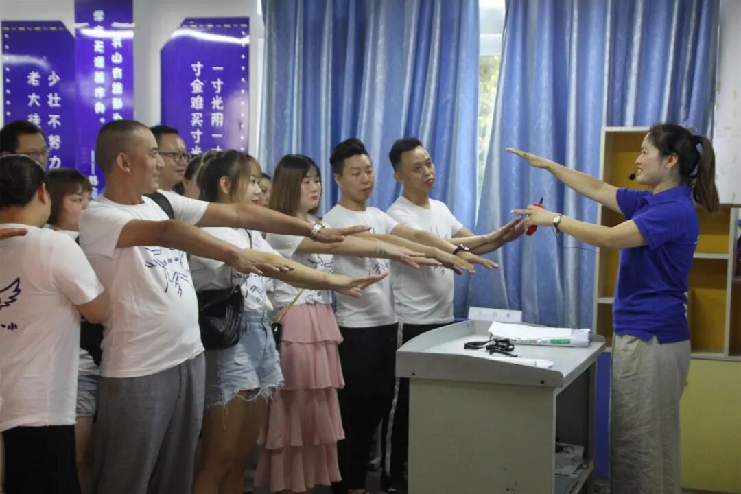 【火一动态】年末彩蛋-揭晓2019年火炬一小校园十大新闻