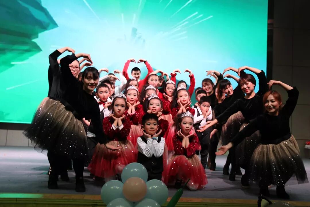 【火一动态】幸福跨年,“鼠”你最嗨 ——火炬一小2020年亲子大舞台