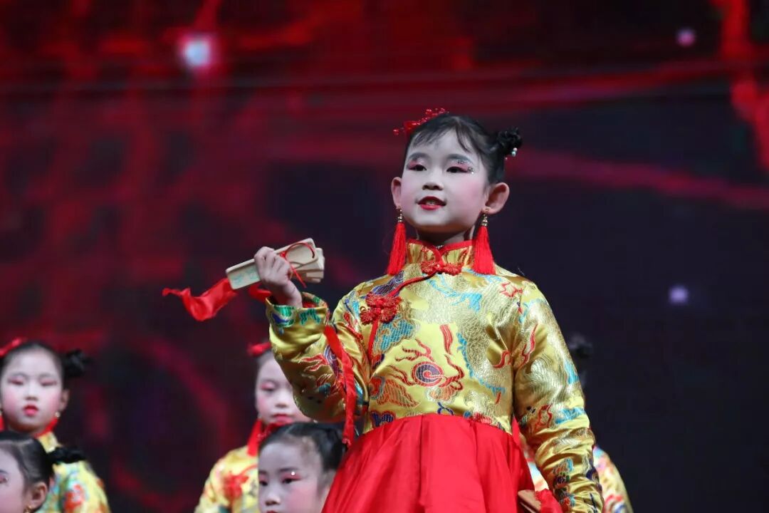 【火一动态】幸福跨年,“鼠”你最嗨 ——火炬一小2020年亲子大舞台