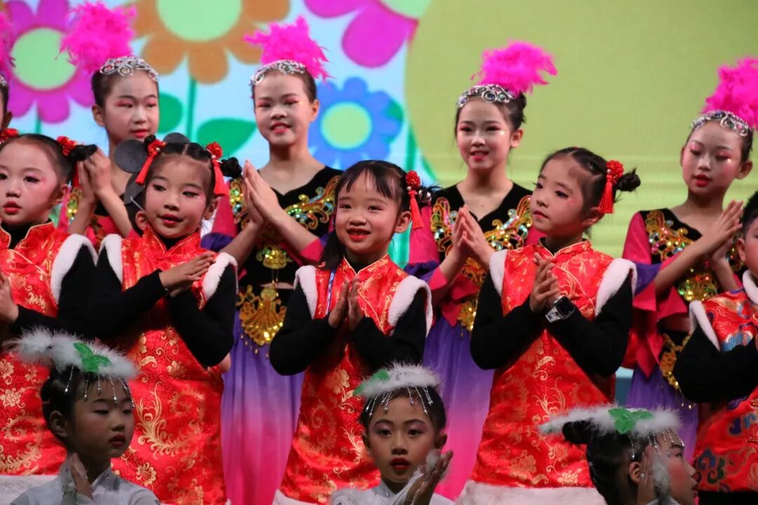 【火一动态】幸福跨年,“鼠”你最嗨 ——火炬一小2020年亲子大舞台