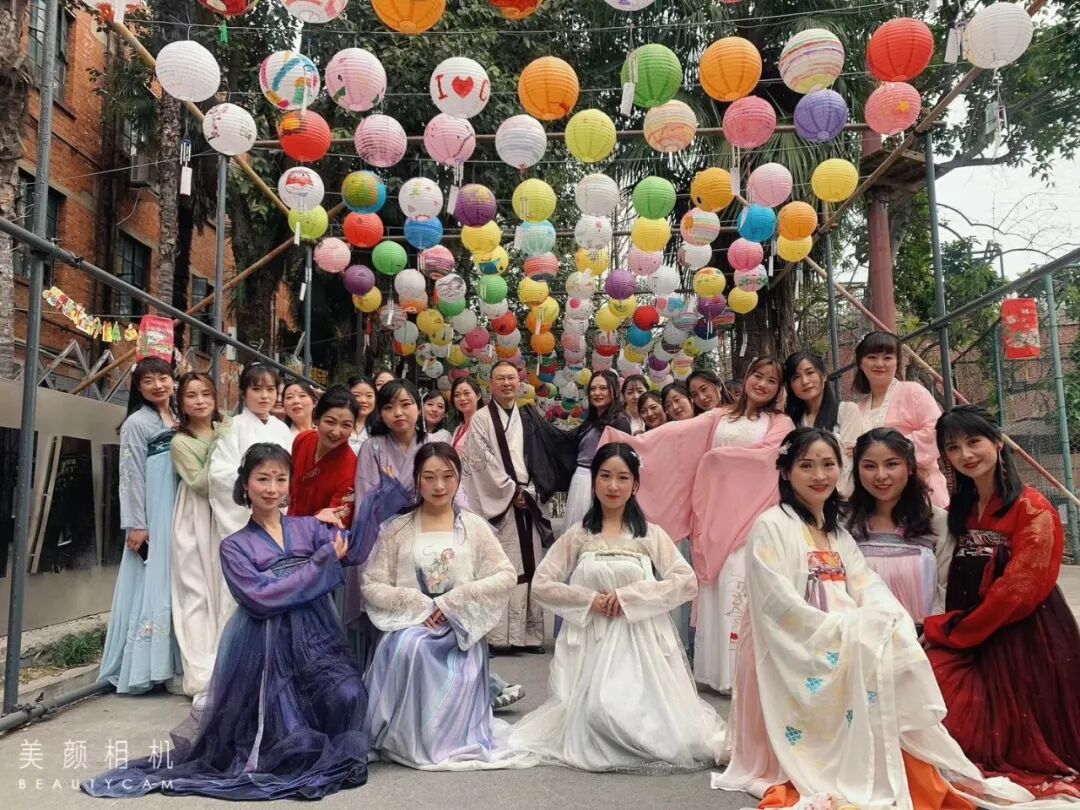 【火一动态】国风当潮,汉服迎新——火炬一小及月社2020年新年年会