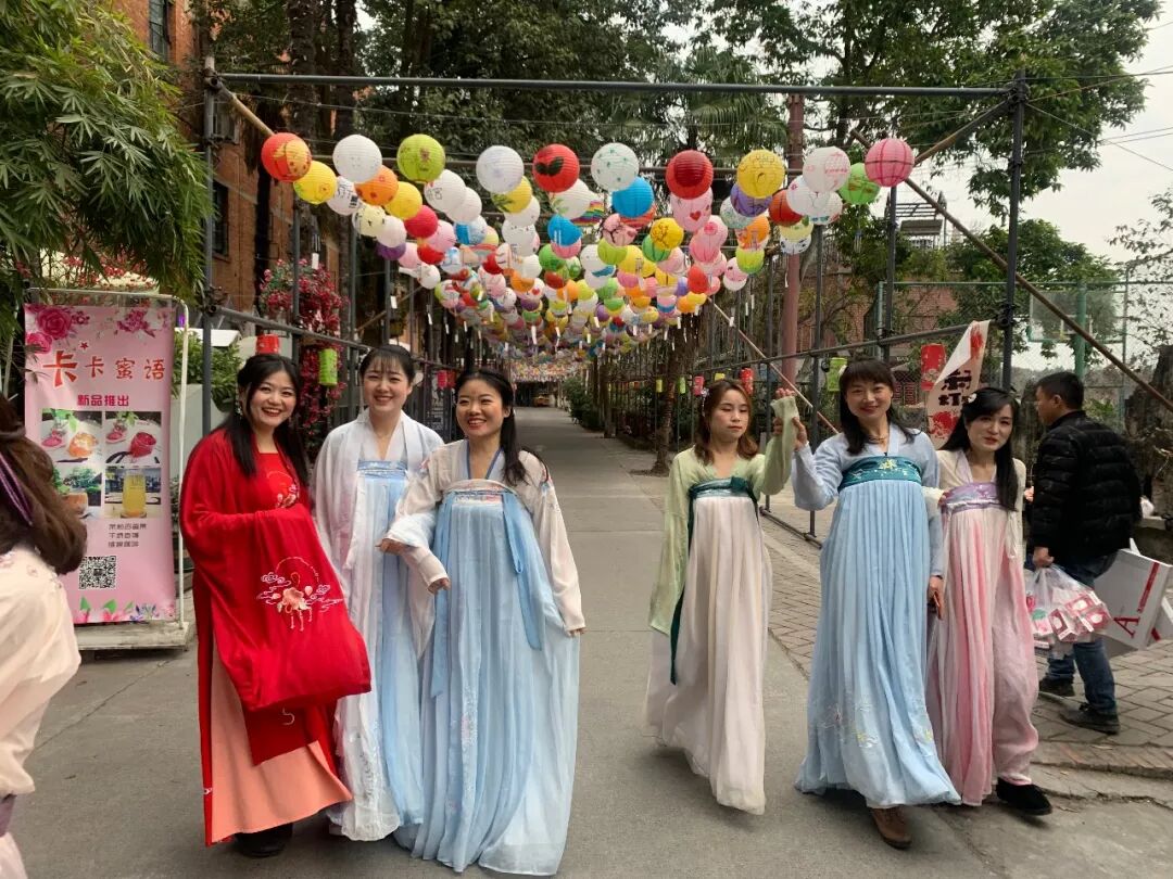 【火一动态】国风当潮,汉服迎新——火炬一小及月社2020年新年年会