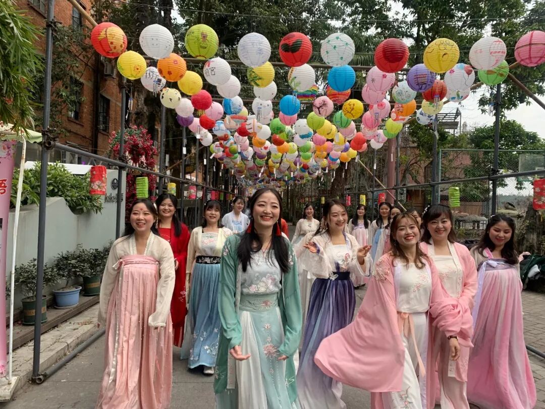 【火一动态】国风当潮,汉服迎新——火炬一小及月社2020年新年年会