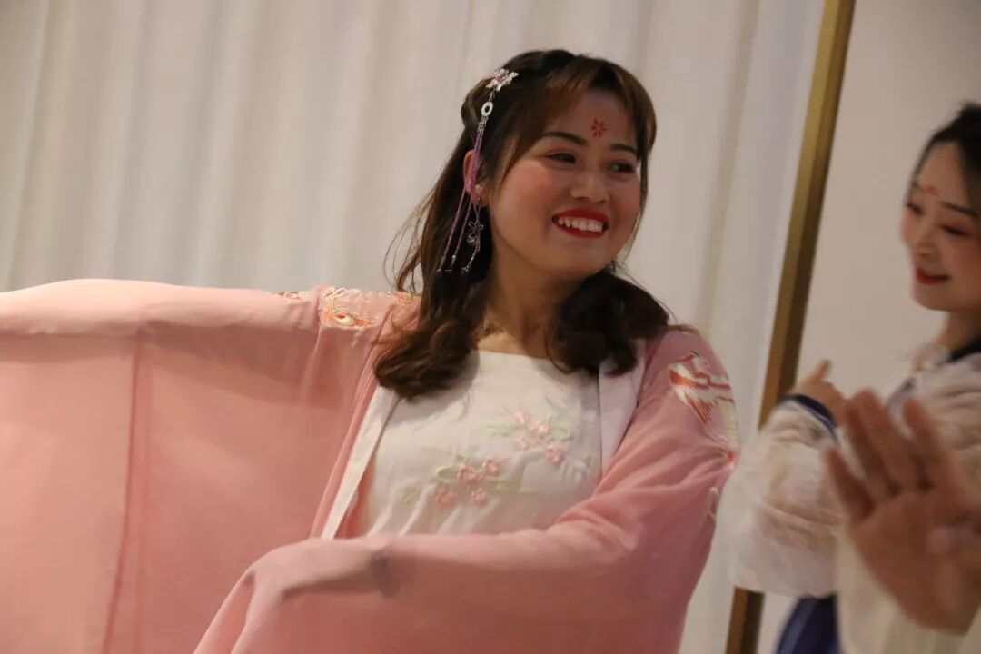 【火一动态】国风当潮,汉服迎新——火炬一小及月社2020年新年年会
