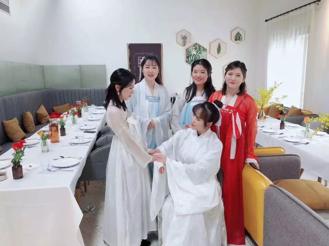 【火一动态】国风当潮,汉服迎新——火炬一小及月社2020年新年年会