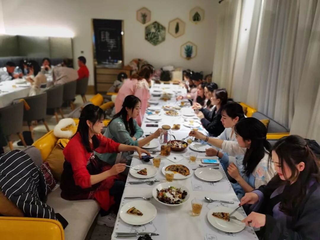 【火一动态】国风当潮,汉服迎新——火炬一小及月社2020年新年年会