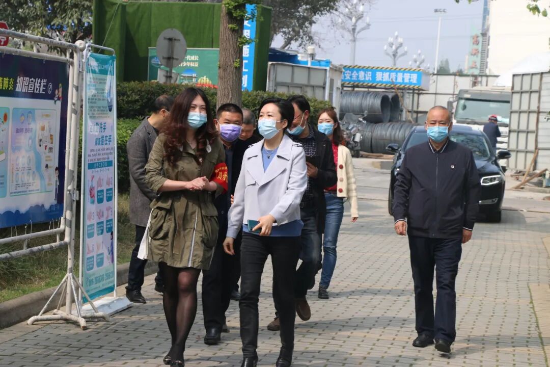 【火一动态】董泓主任检查督导火炬一小疫情防控和开学复课工作