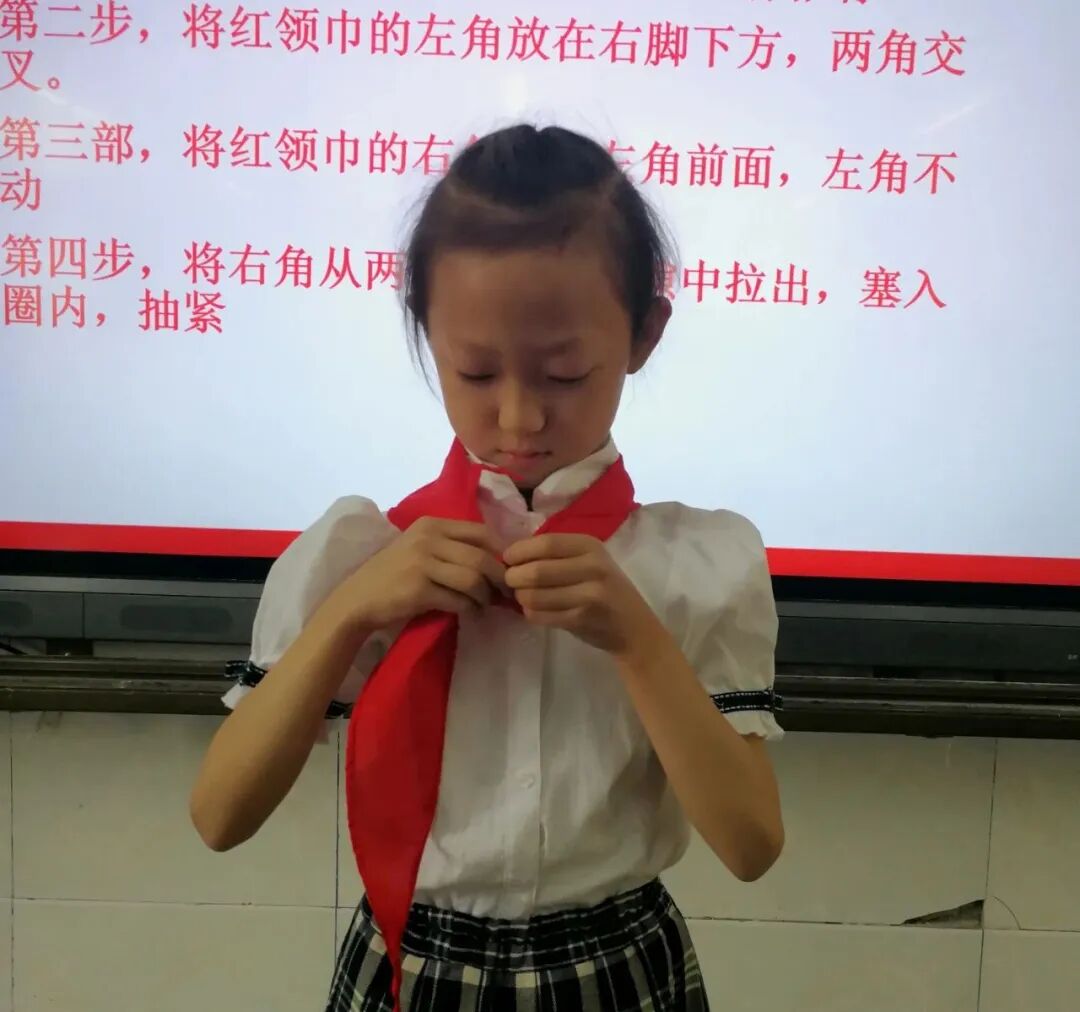 【火一动态】火炬一小“红领巾,我的光荣与梦想”入队仪式