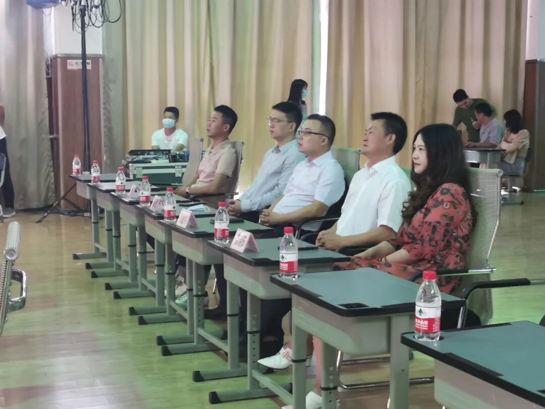 【火一喜报】我校谢锶涵同学荣获绵阳市中小学生演讲比赛小学组特等奖