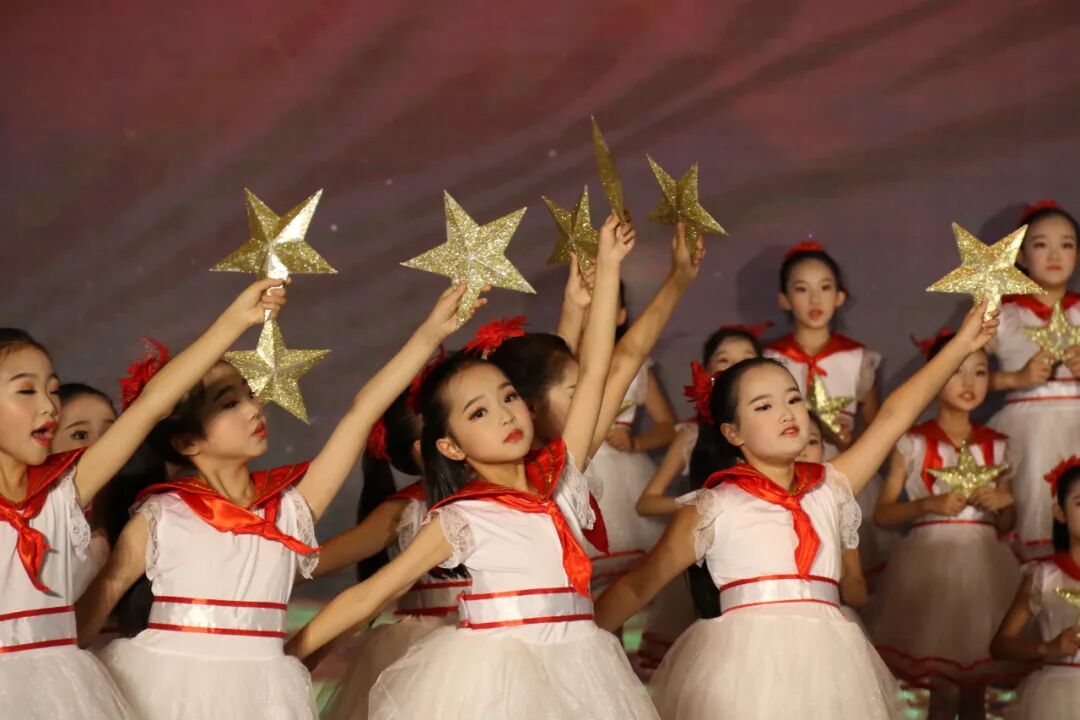 【火一喜报】我校谢锶涵同学荣获绵阳市中小学生演讲比赛小学组特等奖