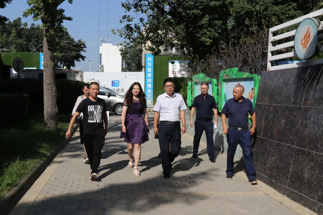 【火一动态】谷雨副书记检查火炬一小文明校园建设工作