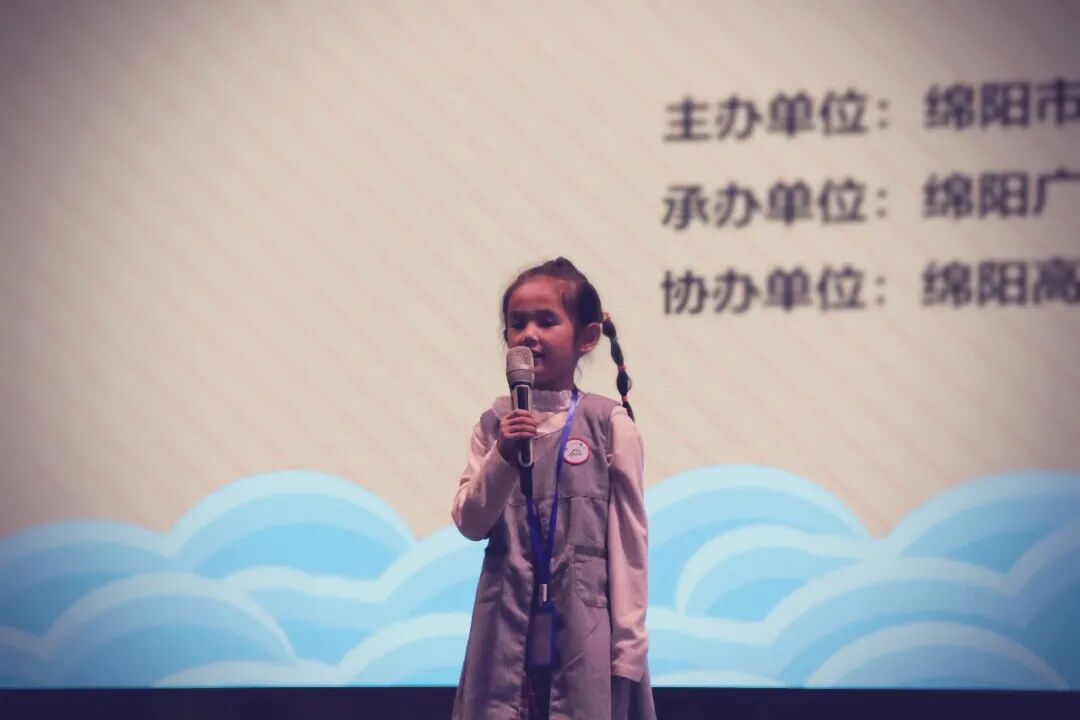 【火一动态】寻找十佳小记者校园代言人——火炬一小小记者海选燃动校园