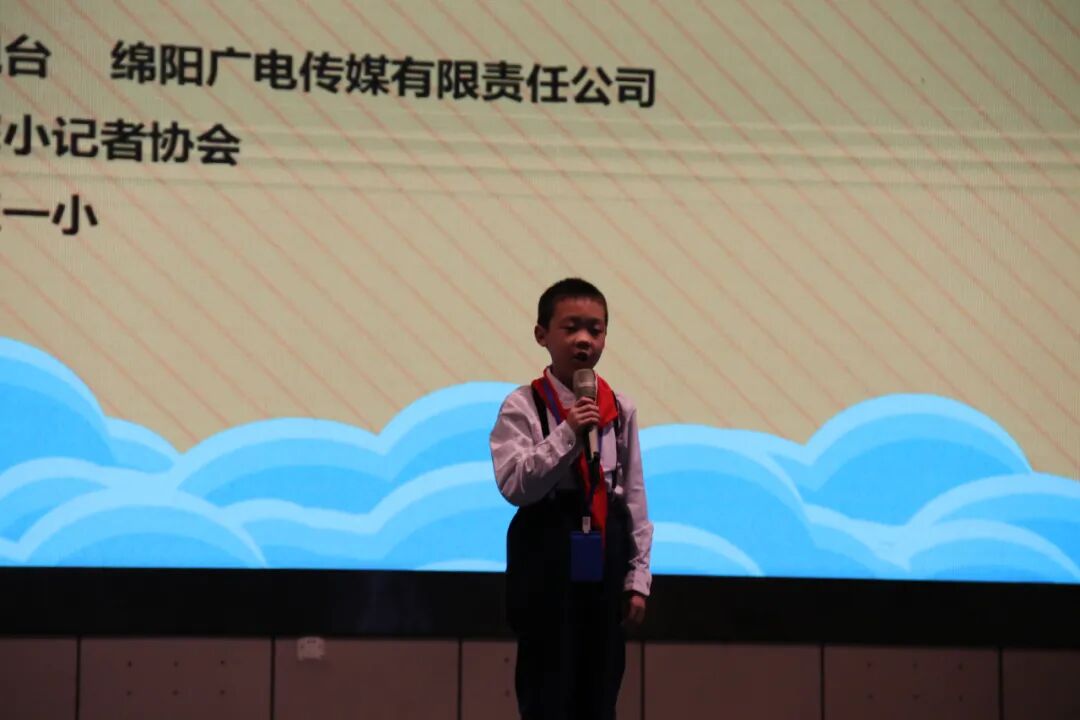 【火一动态】寻找十佳小记者校园代言人——火炬一小小记者海选燃动校园