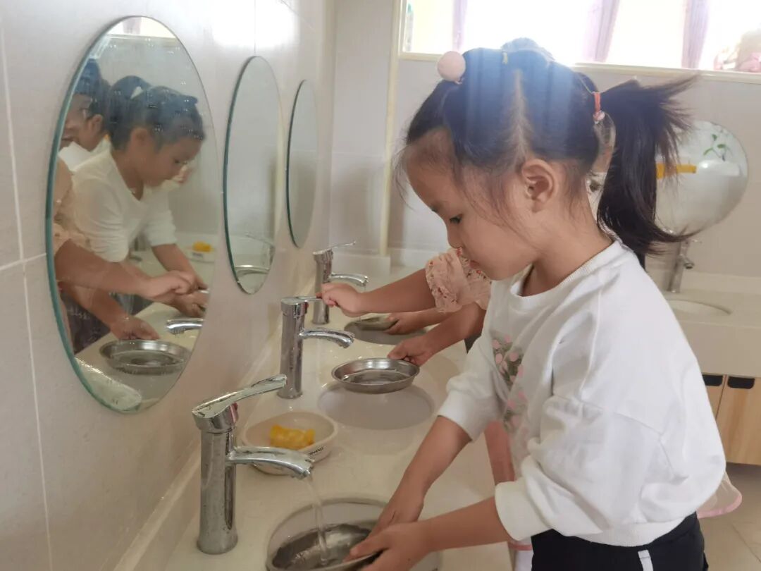 【一幼开园日】遇见一幼,遇见美好│开学了,可以不管不顾的给我一个拥抱