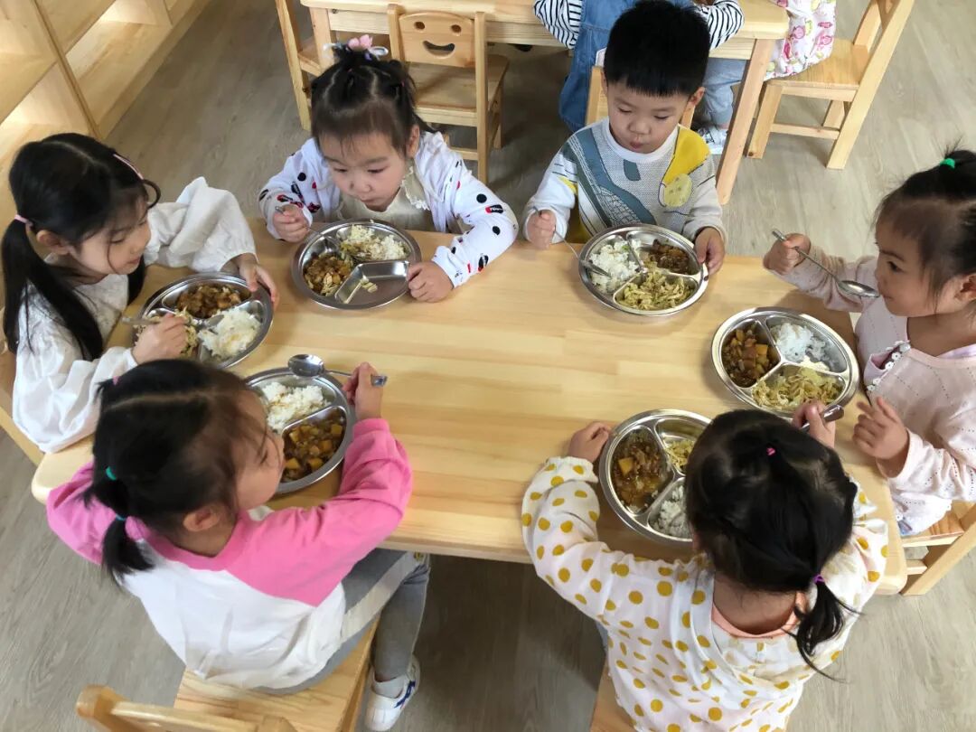 【一幼开园日】遇见一幼，遇见美好│开学了，可以不管不顾的给我一个拥抱