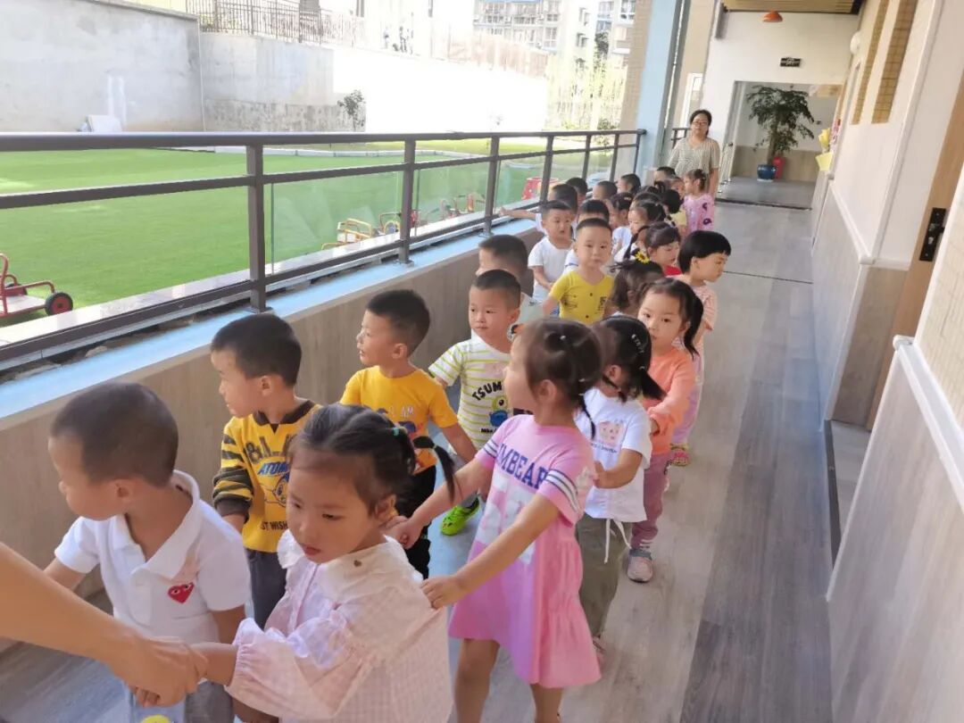 【一幼动态】为爱启程┃┃小班萌娃周记
