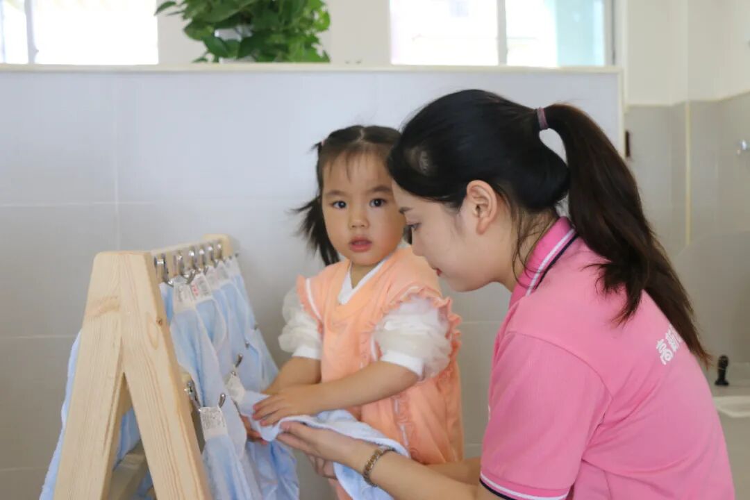 【一幼动态】为爱启程┃┃小班萌娃周记