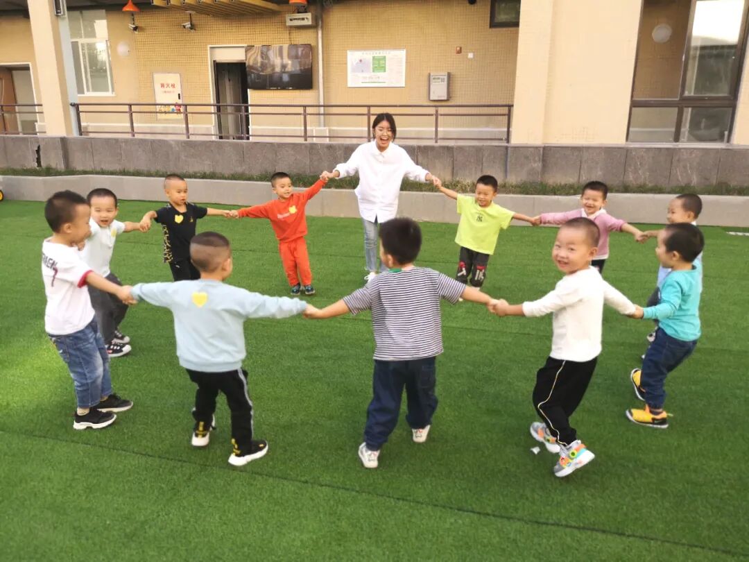 【一幼动态】为爱启程┃┃小班萌娃周记