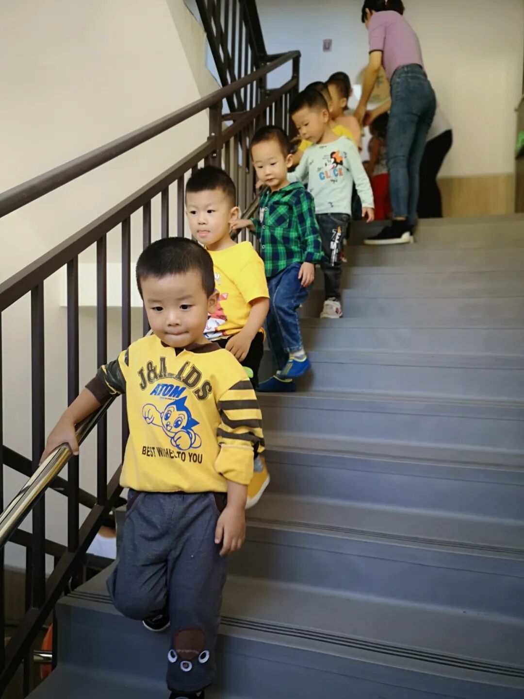 【一幼动态】为爱启程┃┃小班萌娃周记