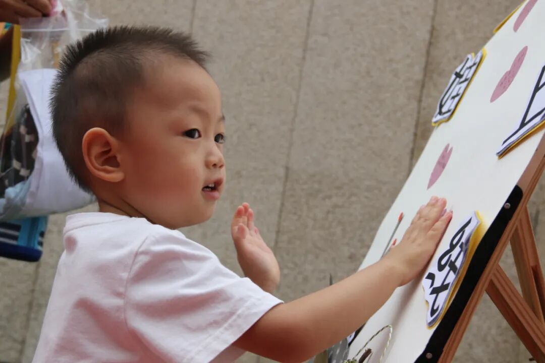 【一幼动态】为爱启程┃┃小班萌娃周记