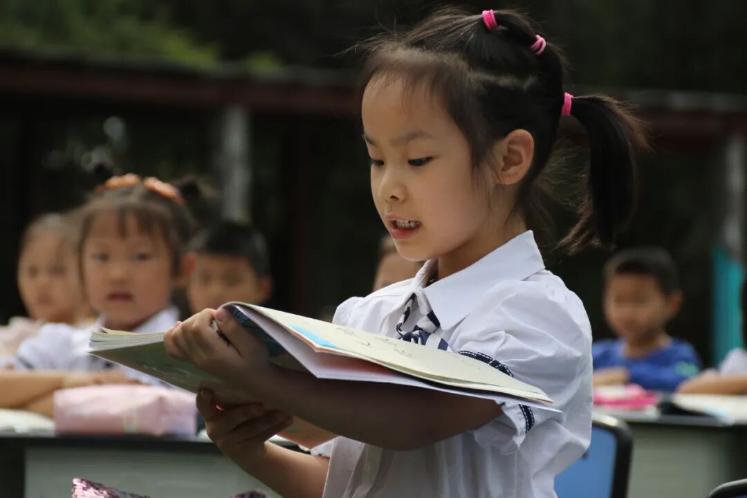 【火一动态】规范养成启心智 文明礼仪塑品格——火炬一小一年级新生文明养成教育展示活动