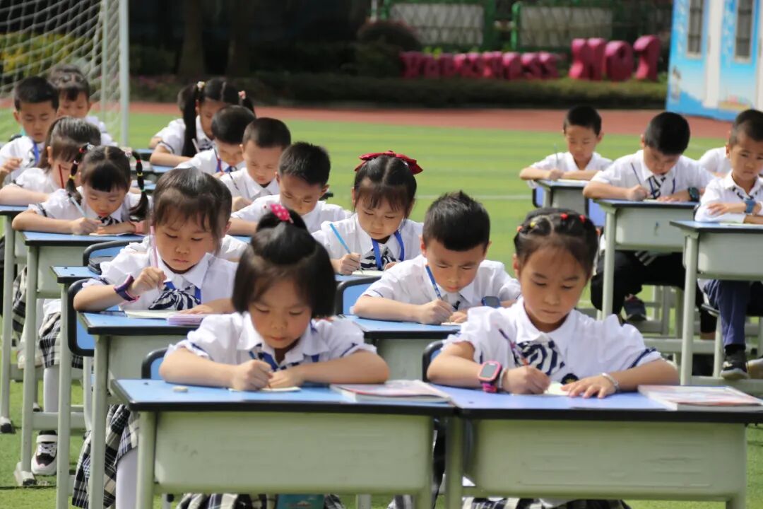【火一动态】规范养成启心智 文明礼仪塑品格——火炬一小一年级新生文明养成教育展示活动