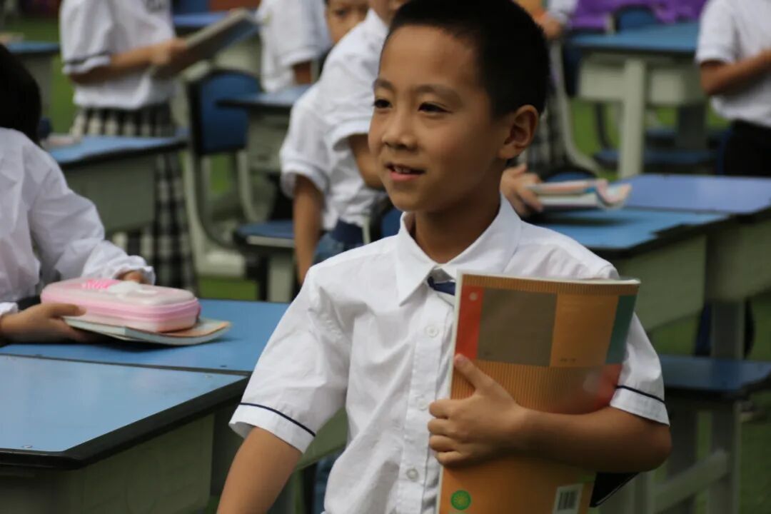 【火一动态】规范养成启心智 文明礼仪塑品格——火炬一小一年级新生文明养成教育展示活动