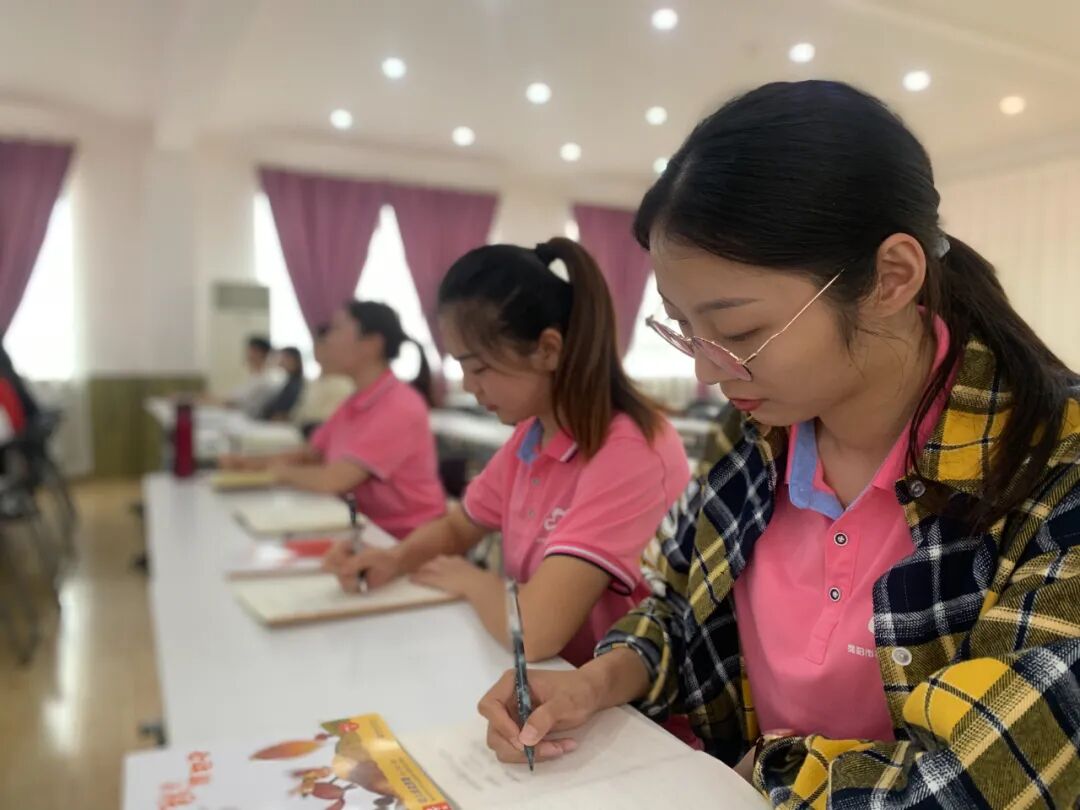 【一幼动态】同心同行，花繁叶茂  ——火炬一幼（市花实幼高新分园）开展教师跟岗研修培训