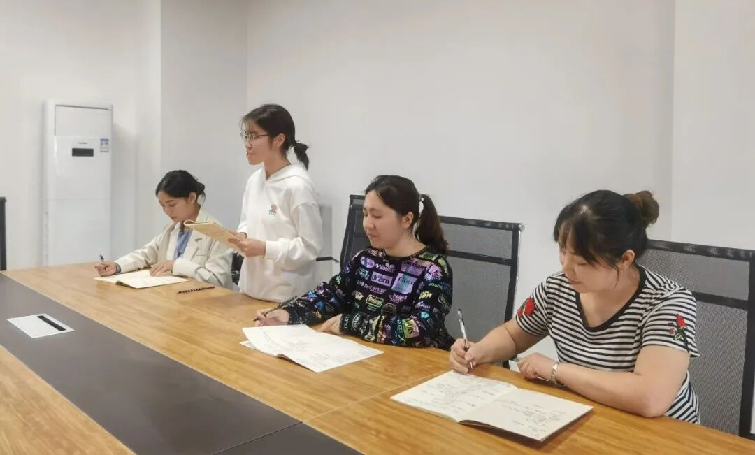 【一幼动态】同心同行，花繁叶茂  ——火炬一幼（市花实幼高新分园）开展教师跟岗研修培训