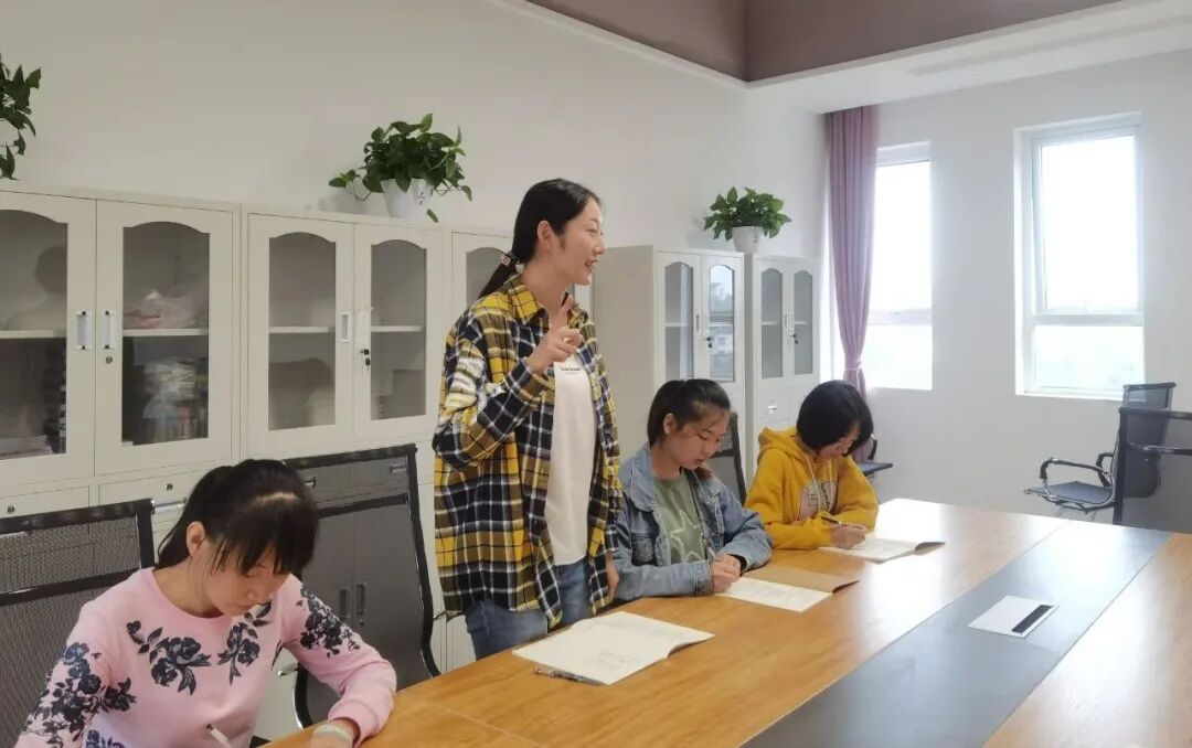 【一幼动态】同心同行，花繁叶茂  ——火炬一幼（市花实幼高新分园）开展教师跟岗研修培训