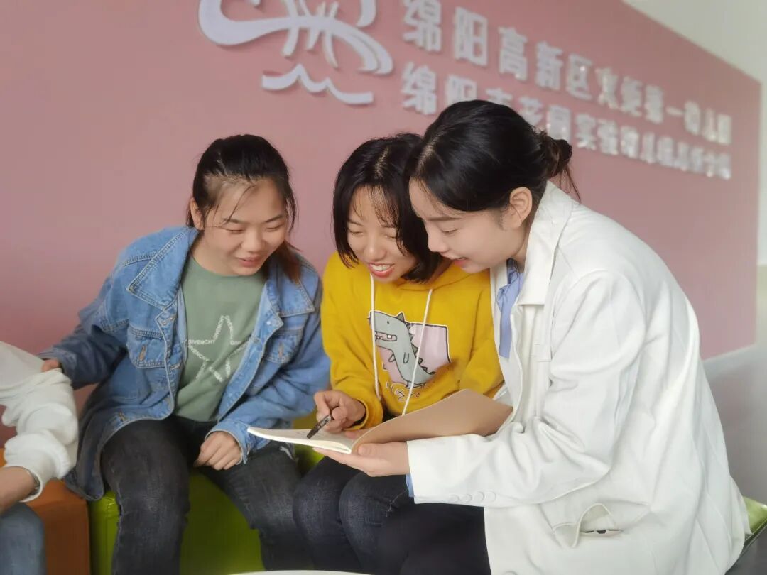 【一幼动态】同心同行，花繁叶茂  ——火炬一幼（市花实幼高新分园）开展教师跟岗研修培训
