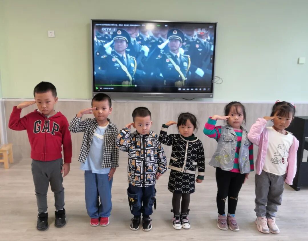 【一幼动态】小小一幼娃,浓浓爱国情