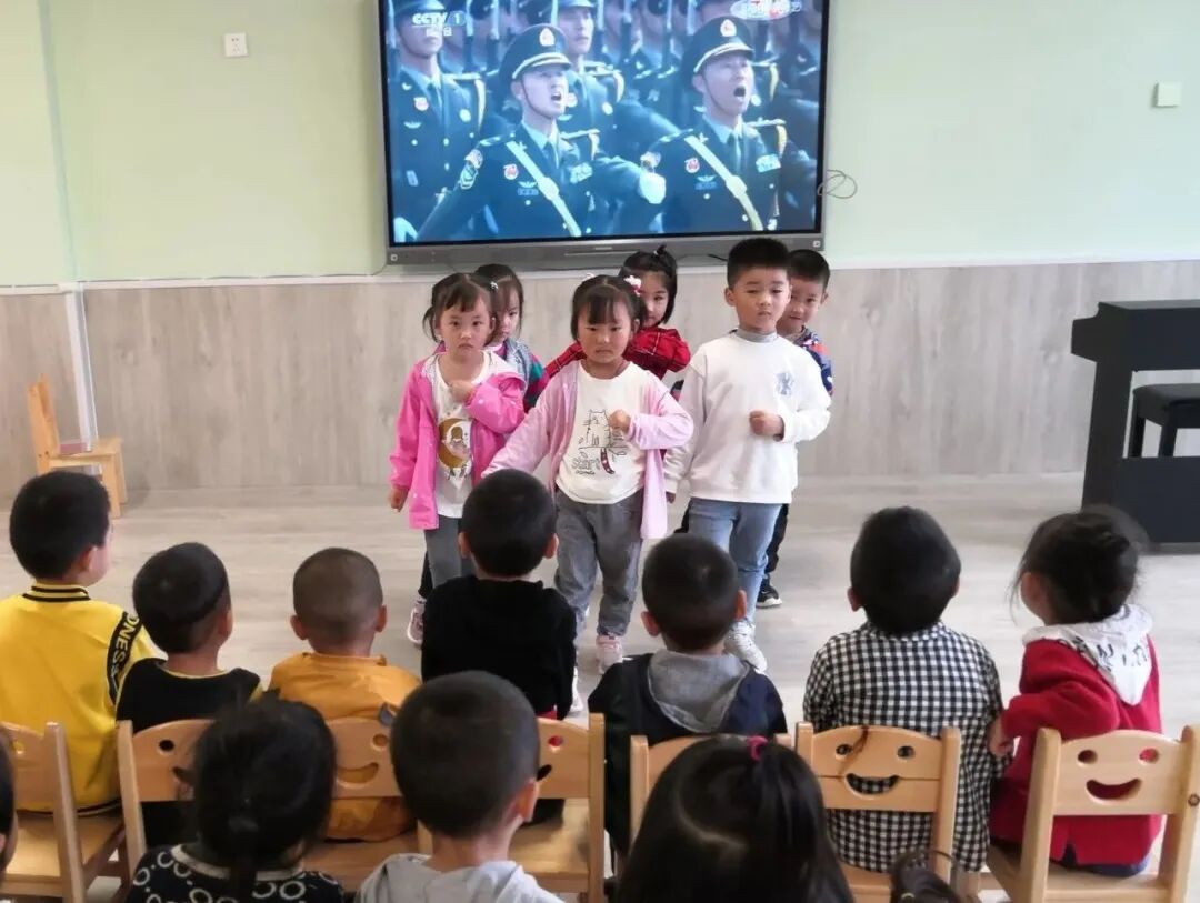 【一幼动态】小小一幼娃,浓浓爱国情